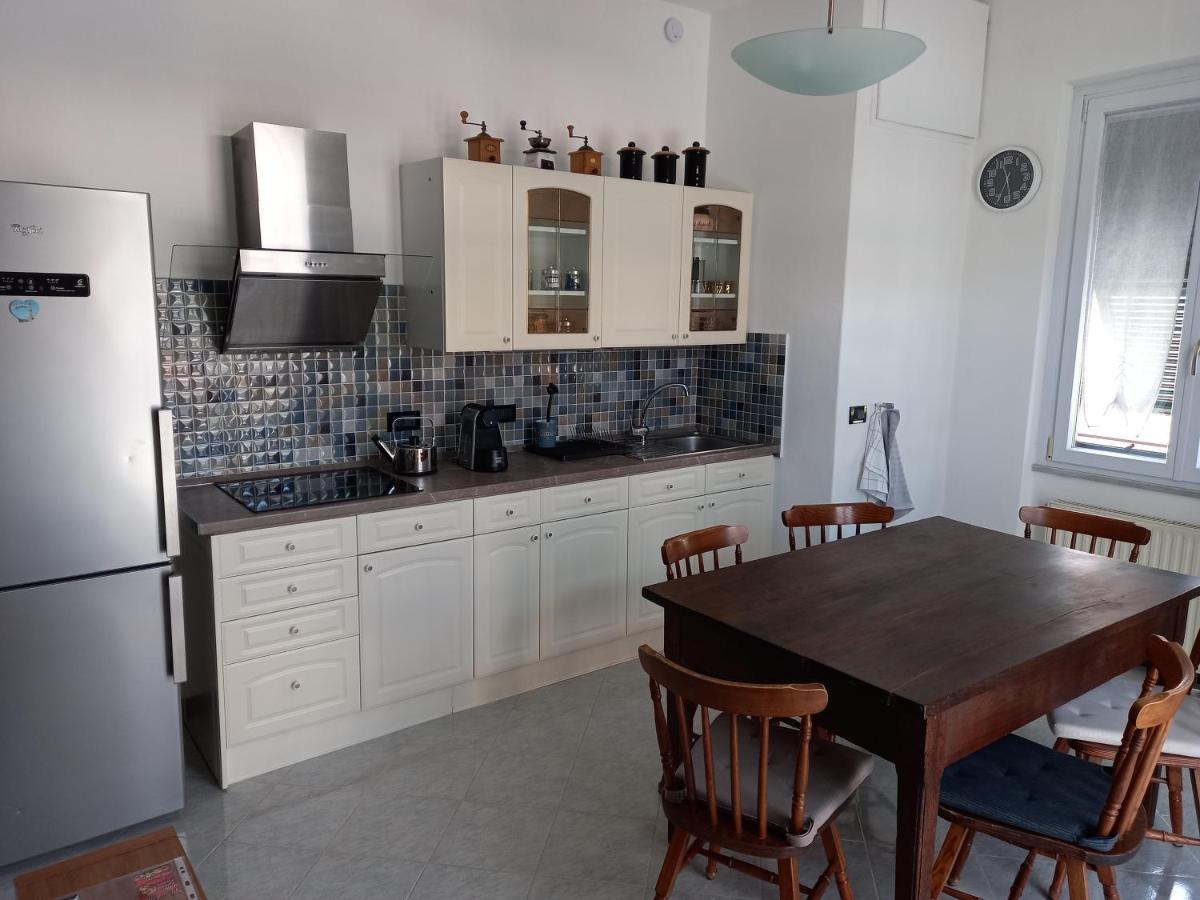 Dana'S House Apartment Carasco Екстериор снимка
